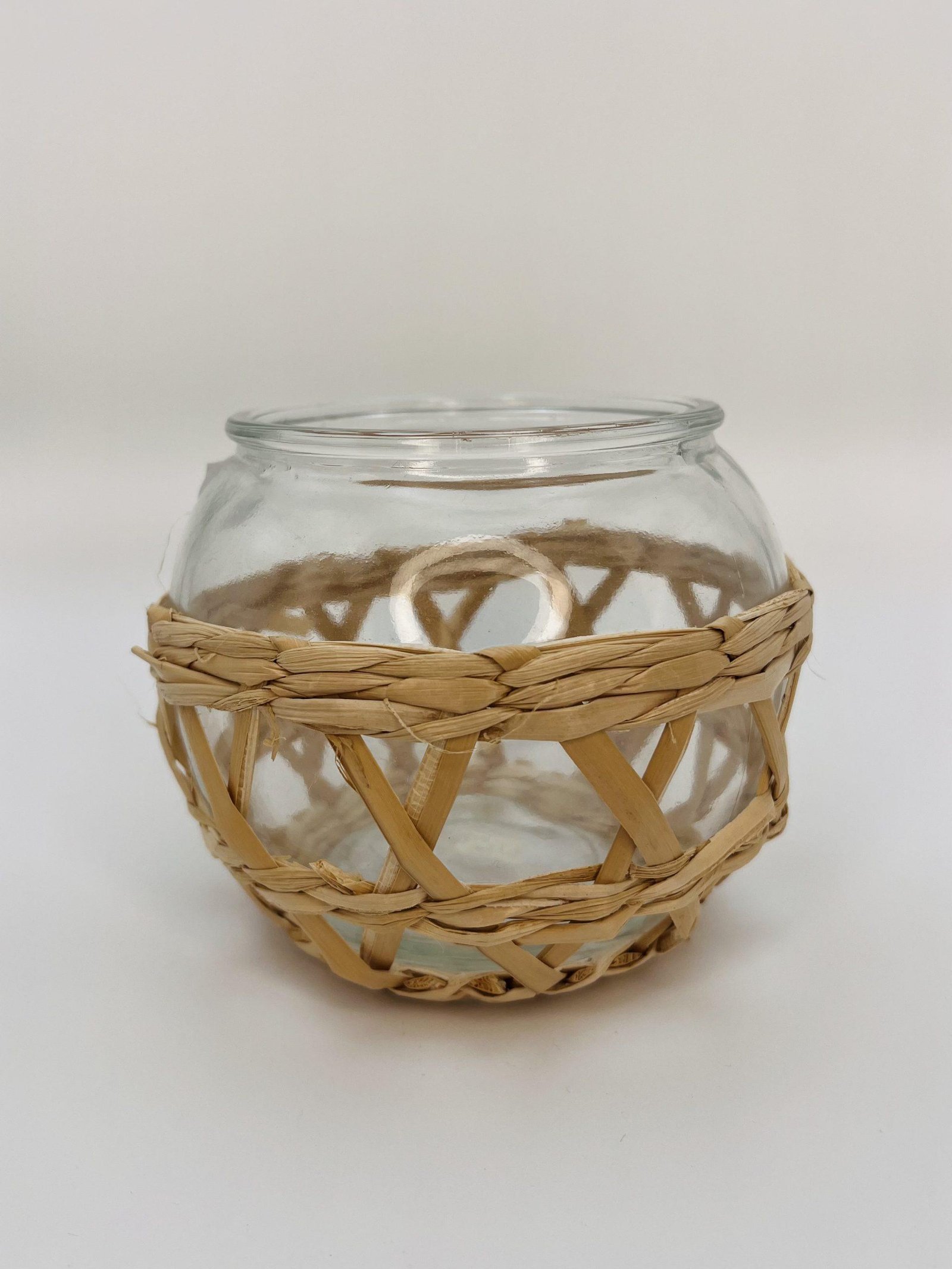 Vase rond en osier
