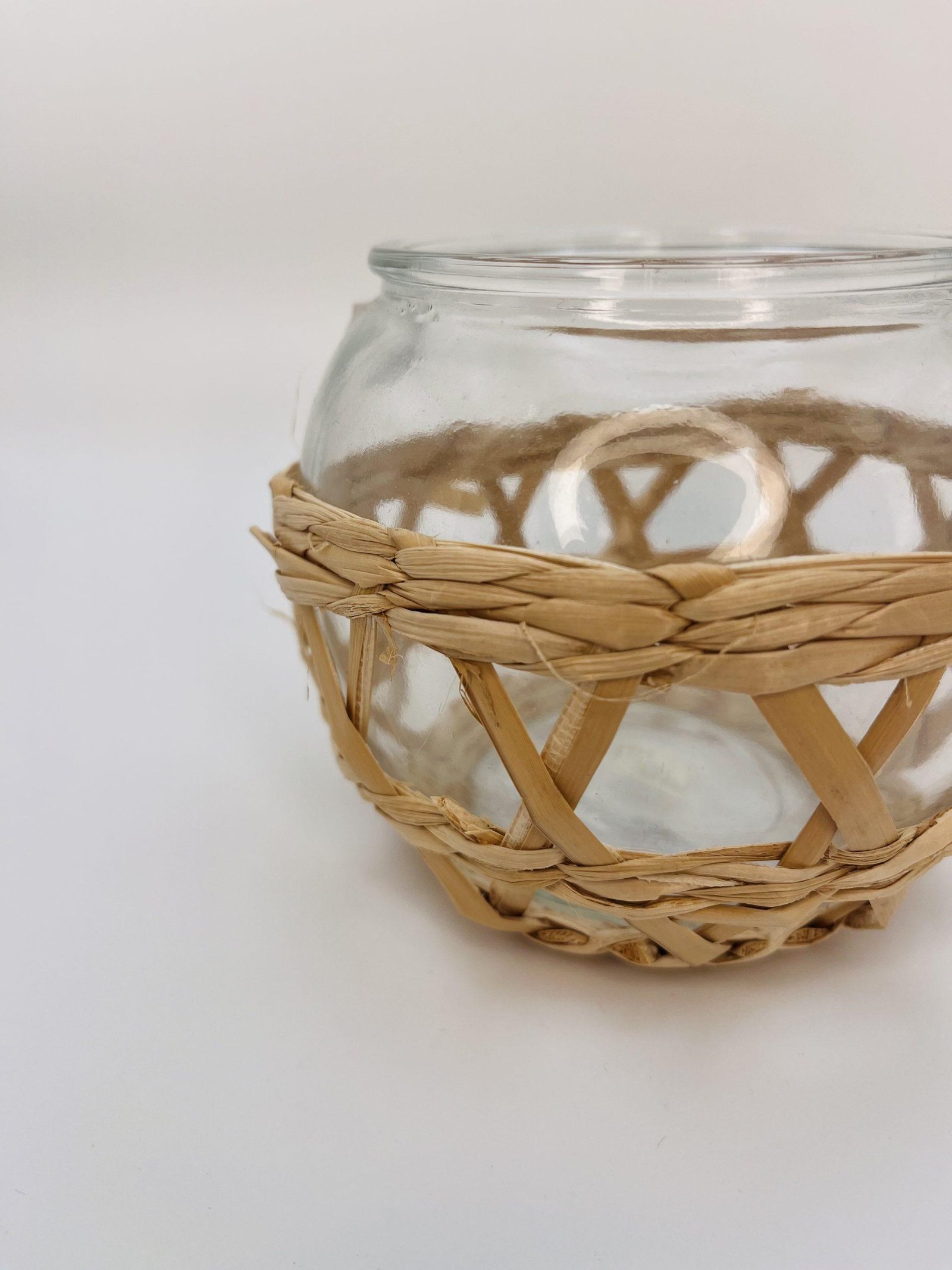 Vase rond en osier