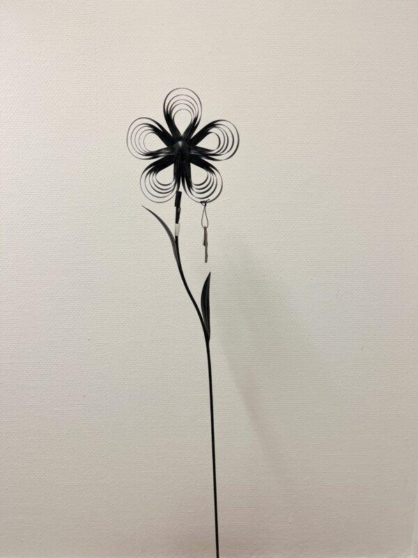 Fleurs en métal noir