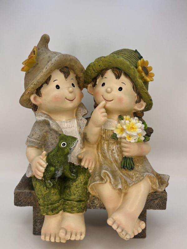2 enfants sur un banc