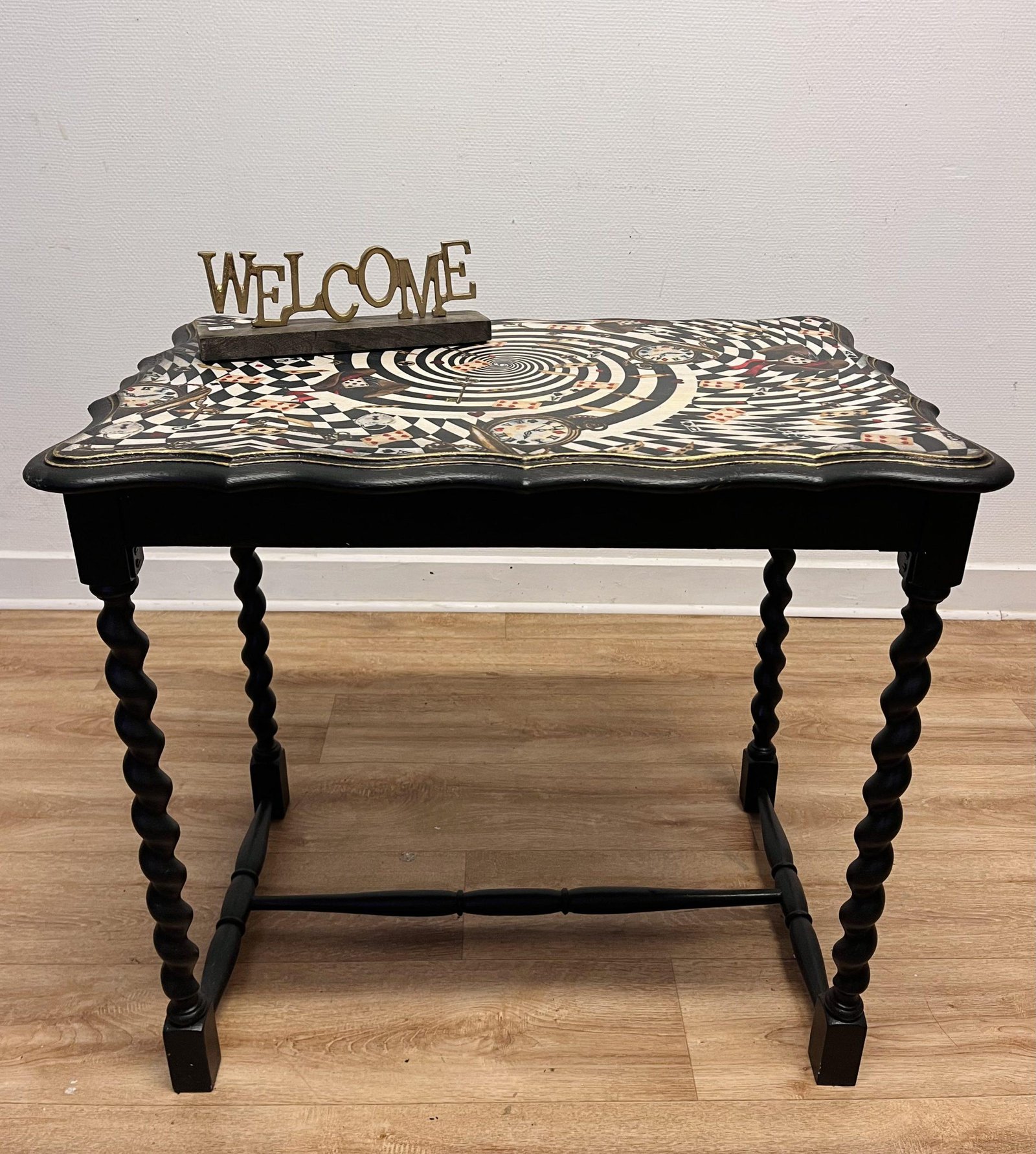 Table de salon – Alice au pays des merveilles