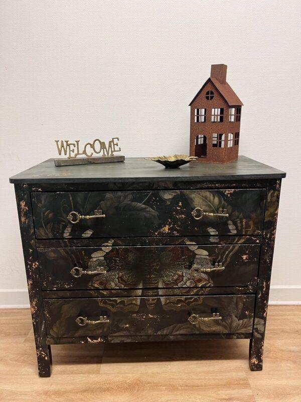 Commode – Papillons